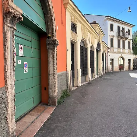 דירה Manin Grand House